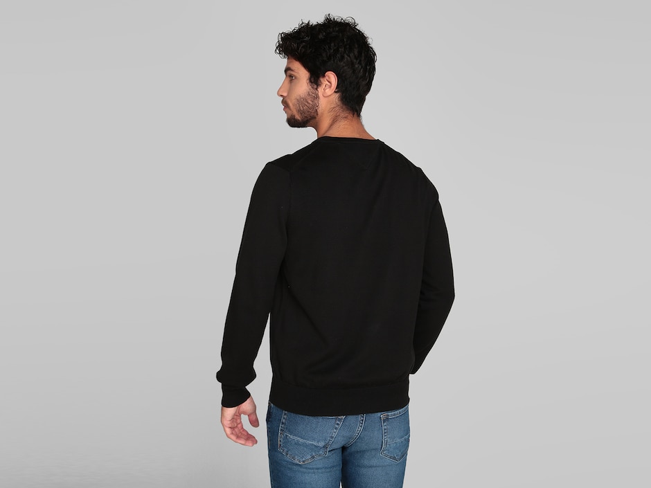 Suéter Hilfiger cuello V para hombre 2