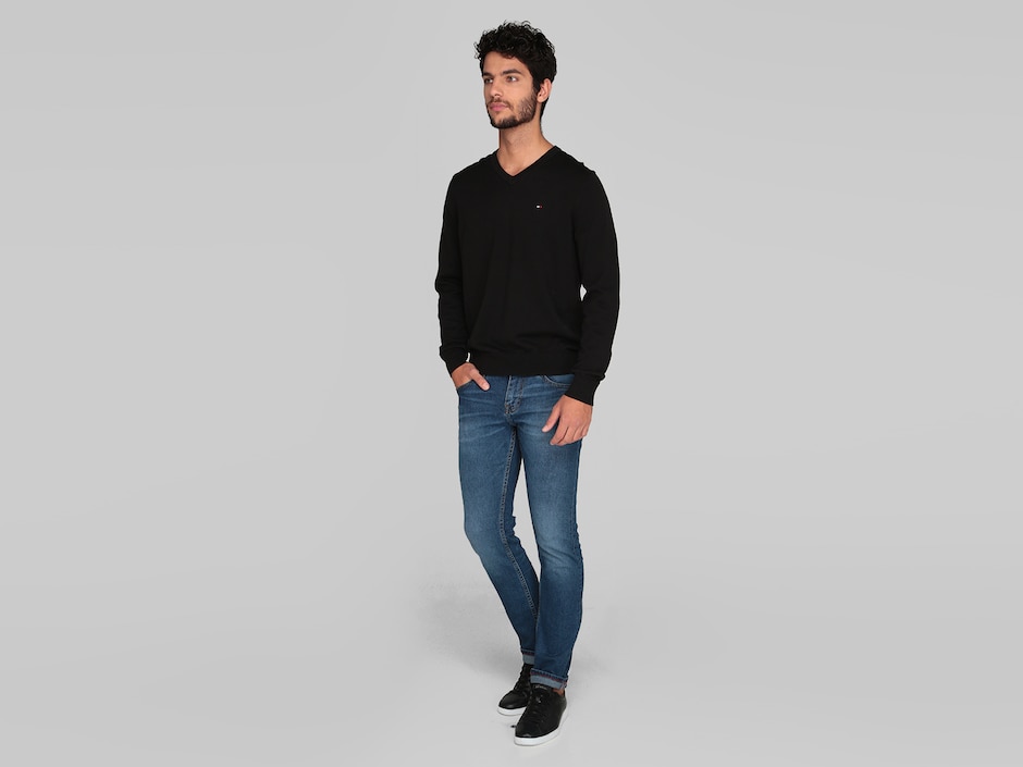 Suéter Hilfiger cuello V para hombre 3