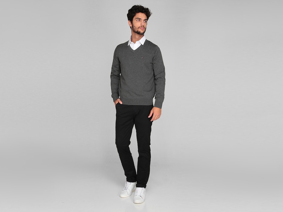 Suéter Hilfiger cuello V para hombre 3