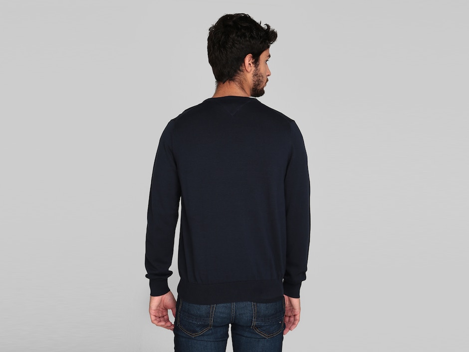 Suéter Hilfiger cuello V para hombre 2