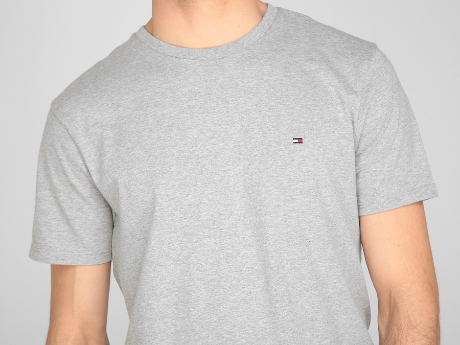 Playera Hilfiger cuello redondo para hombre 4