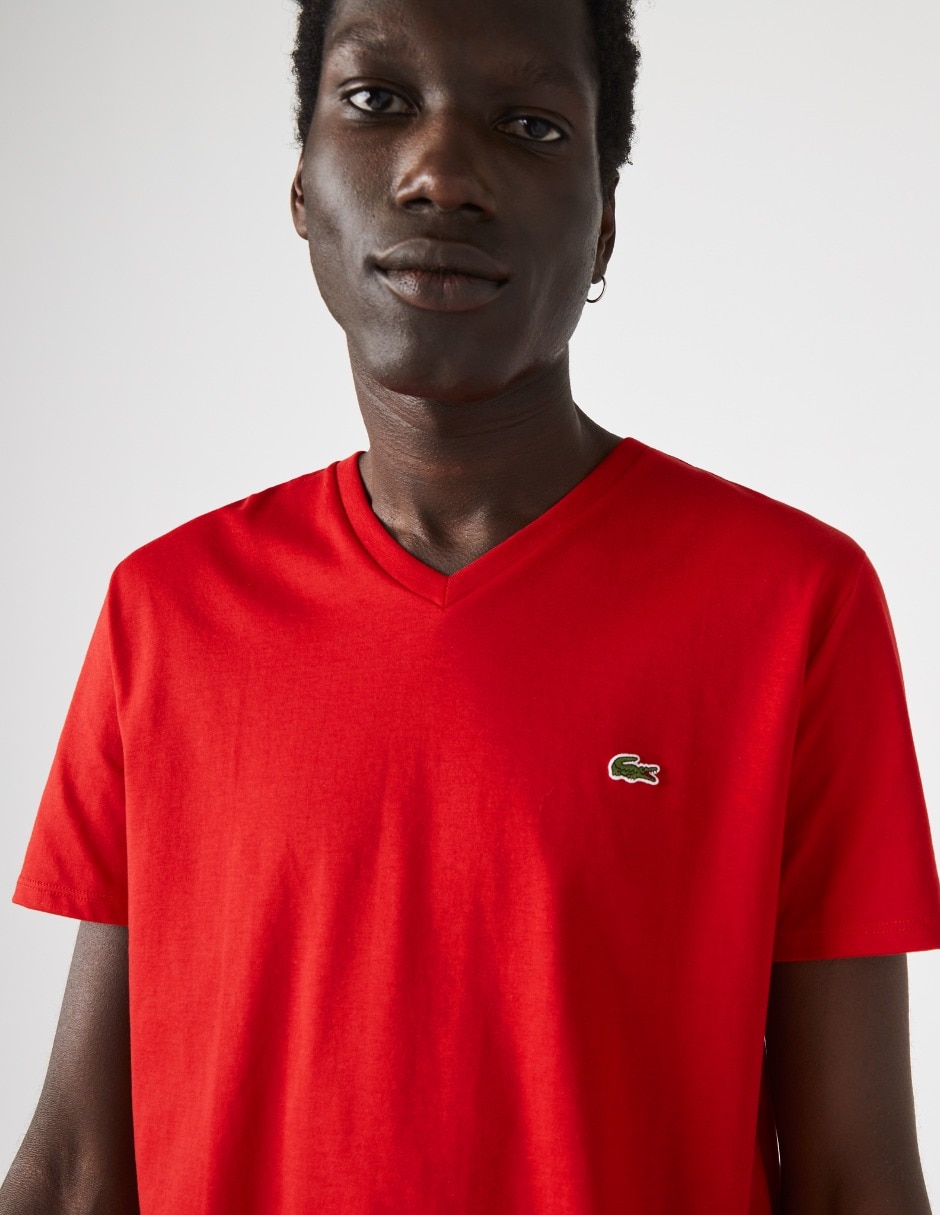 Playera Lacoste cuello V para hombre