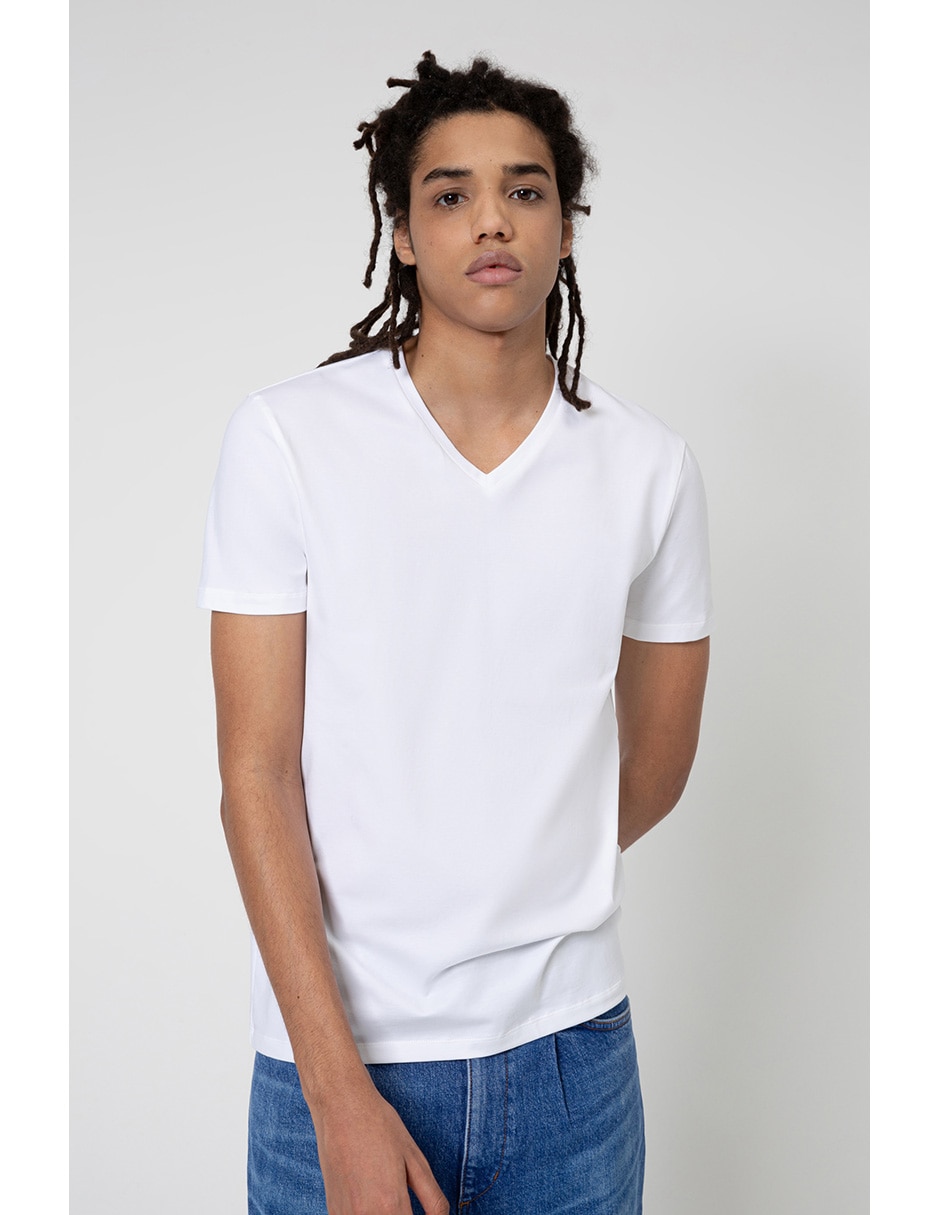 Playera Hugo cuello V para hombre
