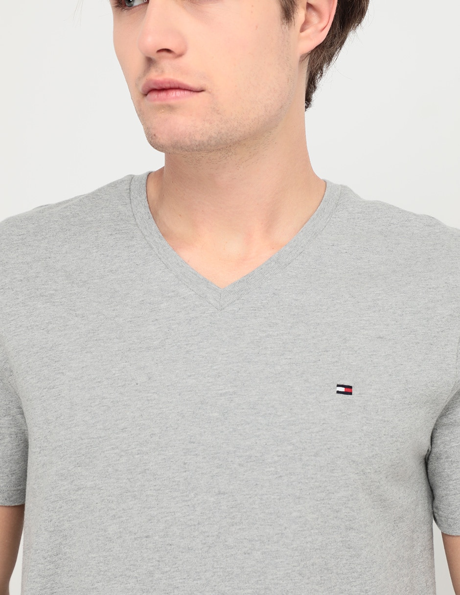 Playera Hilfiger cuello v para hombre 4