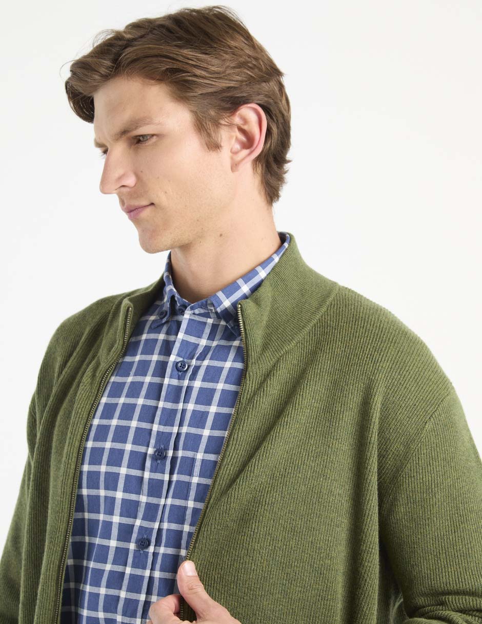 Suéter cuello alto para hombre 2