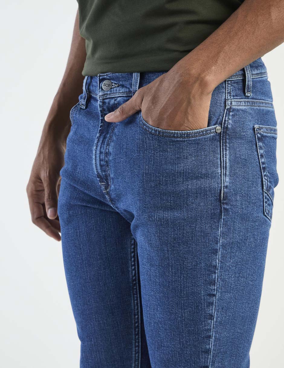 Jeans straight lavado obscuro para hombre 7