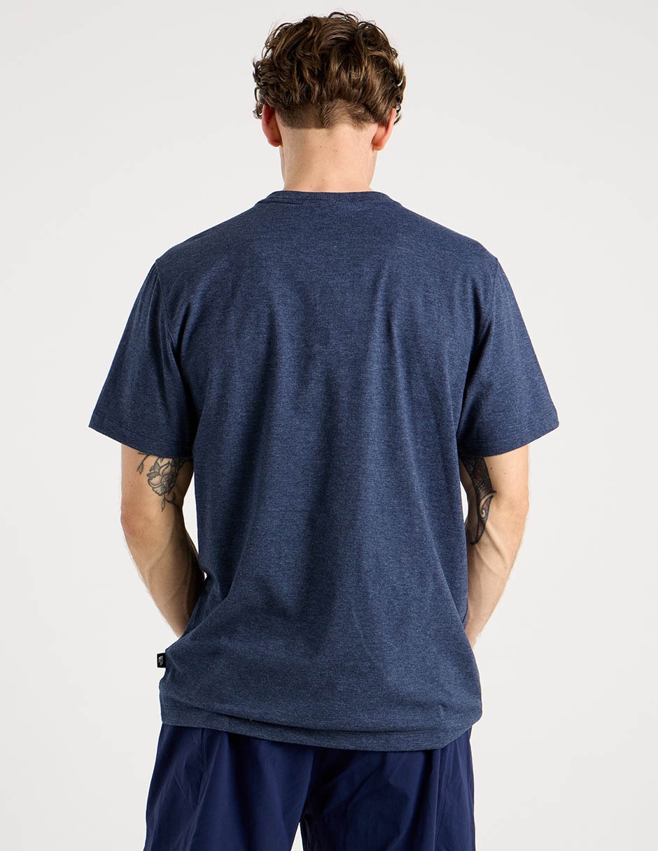 Playera cuello henley para hombre 6