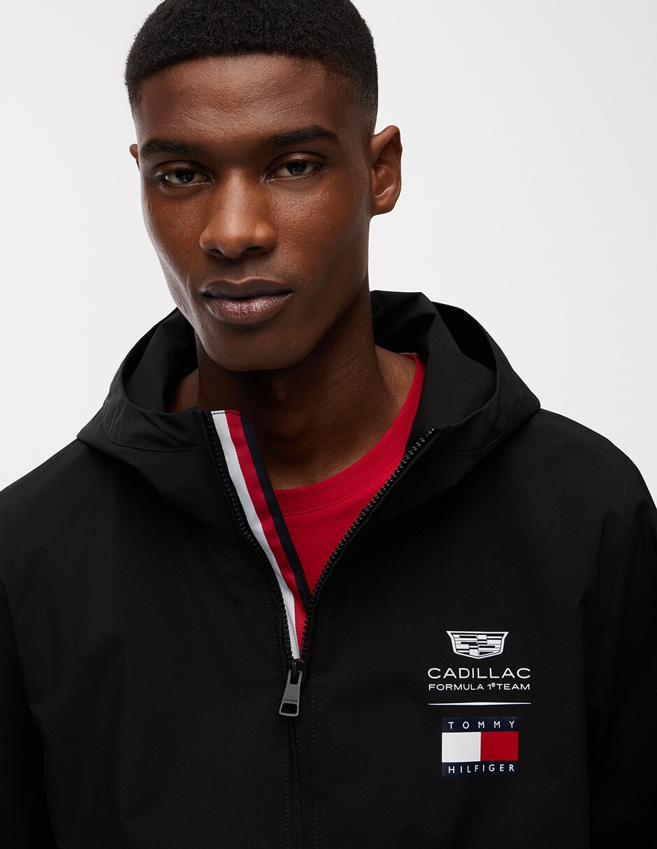 Chamarra casual Cadillac F1 Script con capucha para hombre 8
