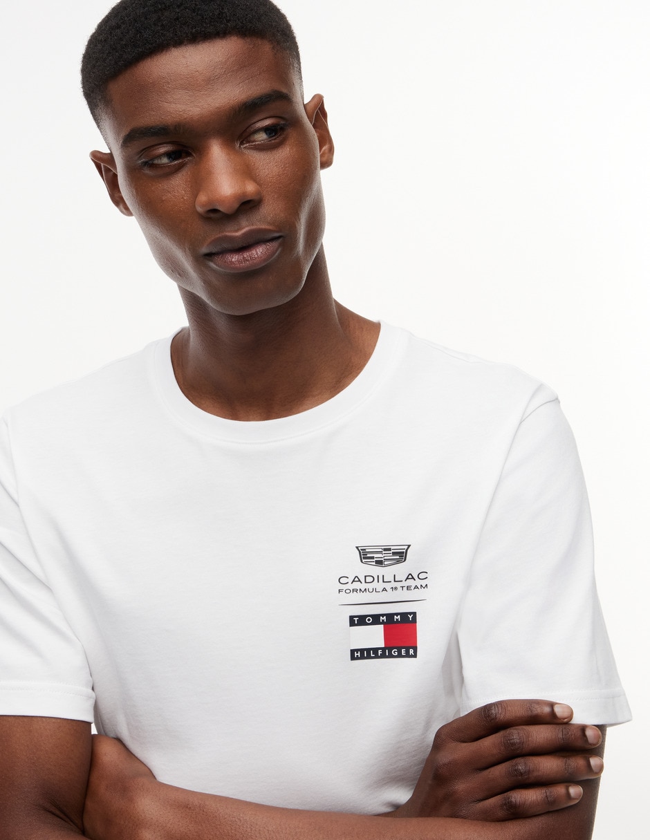 Playera Tommy Hilfiger Cadillac F1 Co-Branded cuello redondo para hombre