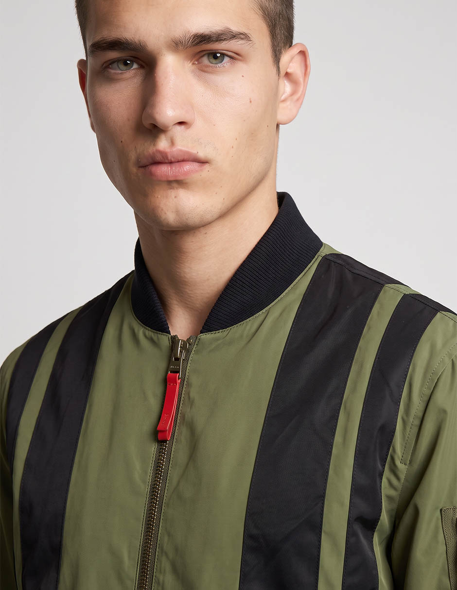 Chamarra bomber con bolsillos para hombre 3