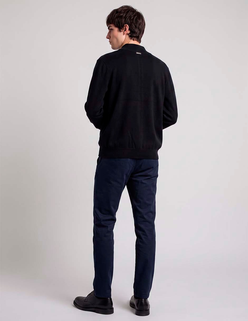 Suéter cuello alto para hombre 4