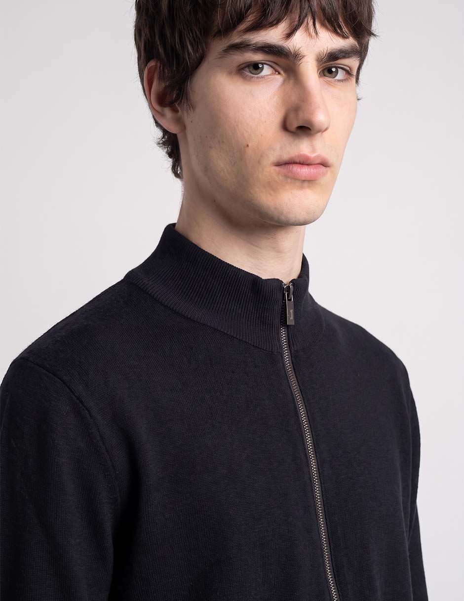 Suéter cuello alto para hombre 3