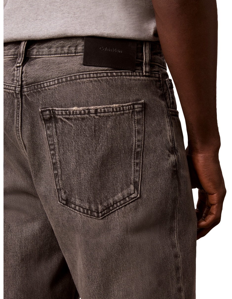 Jeans taper deslavado para hombre 5
