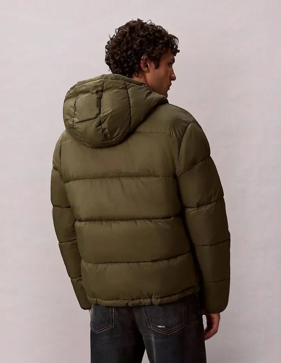 Chamarra acolchada puffer impermeable con capucha y bolsa para hombre 5