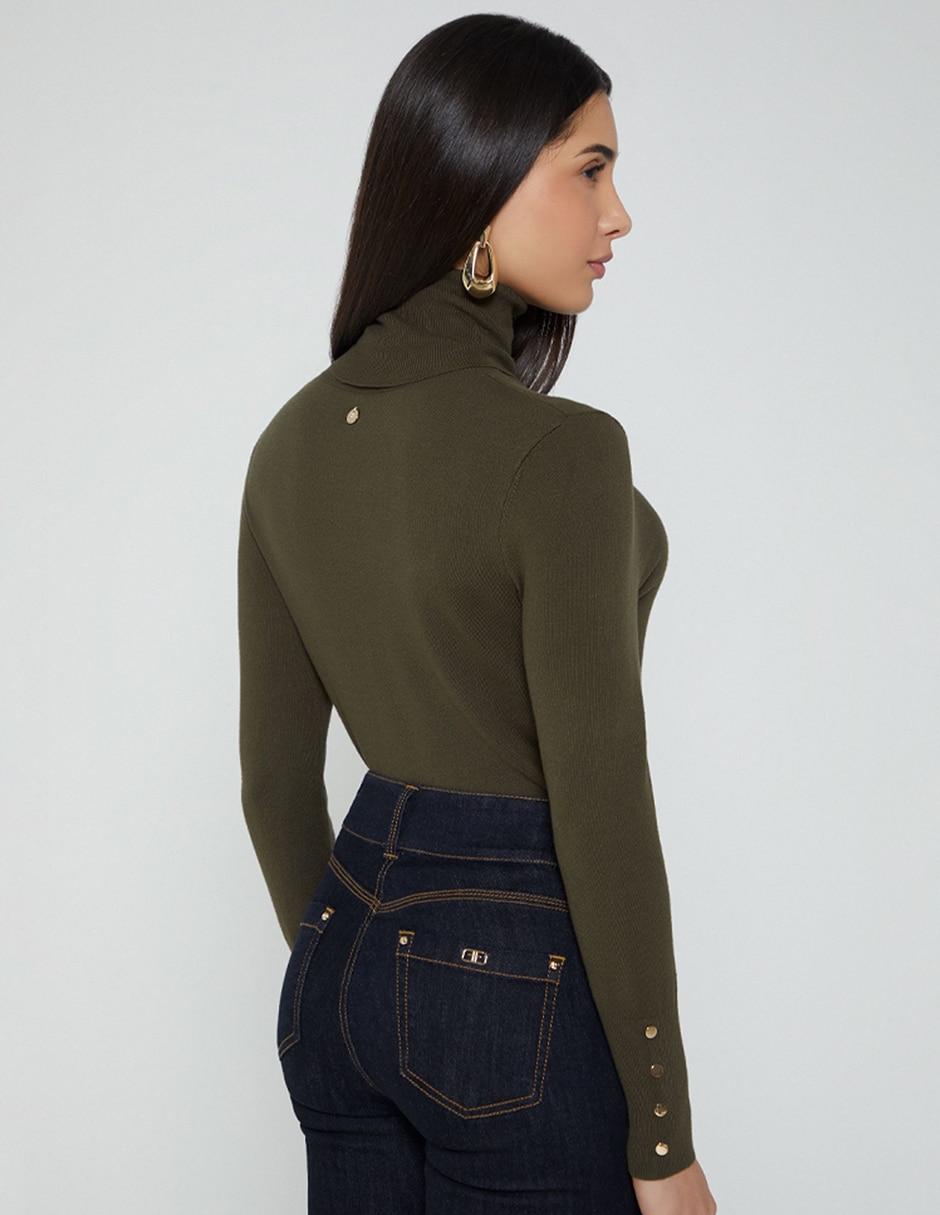 Suéter Studio F cuello tortuga para mujer